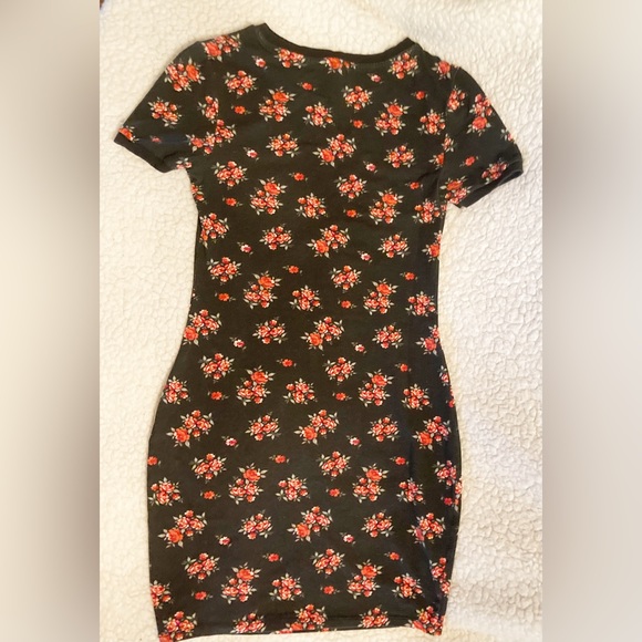 H&M Casual Floral Dress - Picture 2 of 4